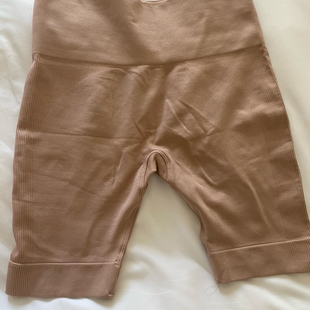 Set Active bike shorts in bloom